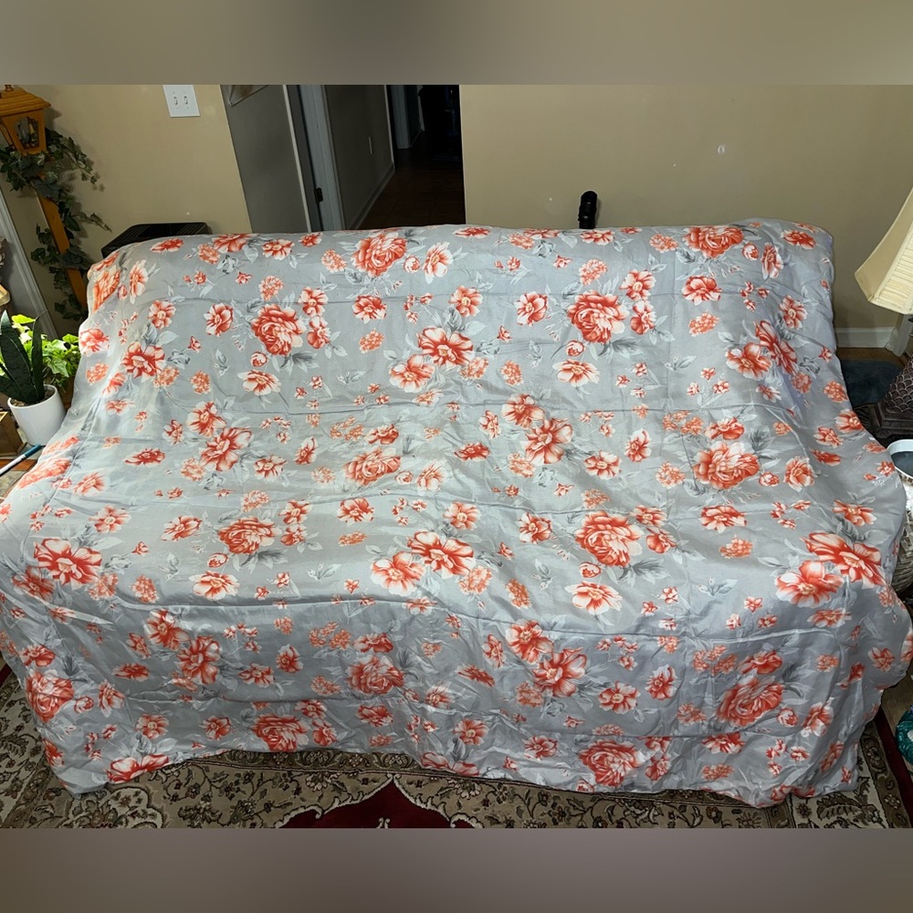 TWIN SIZE; Floral light weight Bedspread